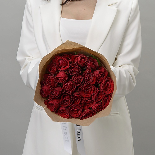 

ROSA DI LUNA 25 Роза Кения красная в крафтовой упаковке, 25 Роза Кения красная в крафтовой упаковке