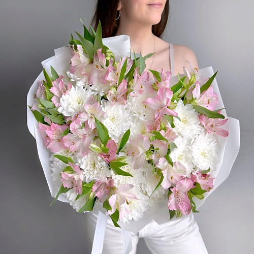 

VIBE СТУДИЯ ЦВЕТОВ И ПОДАРКОВ Нежный букет белая кустовая хризантема и альстромерия, Нежный букет белая кустовая хризантема и альстромерия