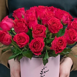 Малиновая кения 25 шт в шляпной коробке «Малинки»