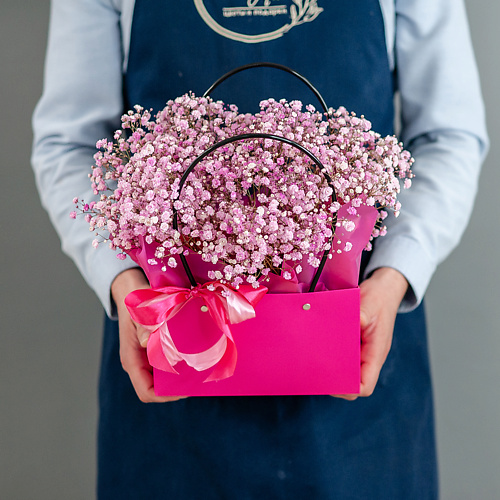ЦВЕТНИК ЦВЕТЫ И ПОДАРКИ Сумочка розовой гипсофилы