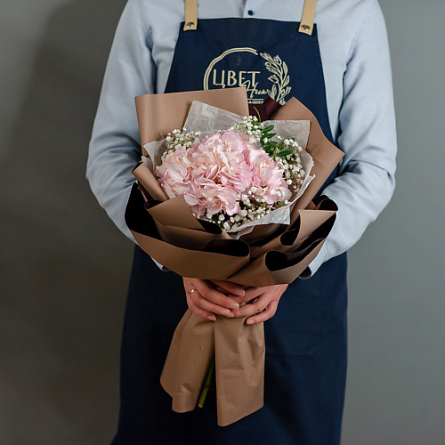 

ЦВЕТНИК ЦВЕТЫ И ПОДАРКИ Розовая гортензия с гипсофилой, Розовая гортензия с гипсофилой