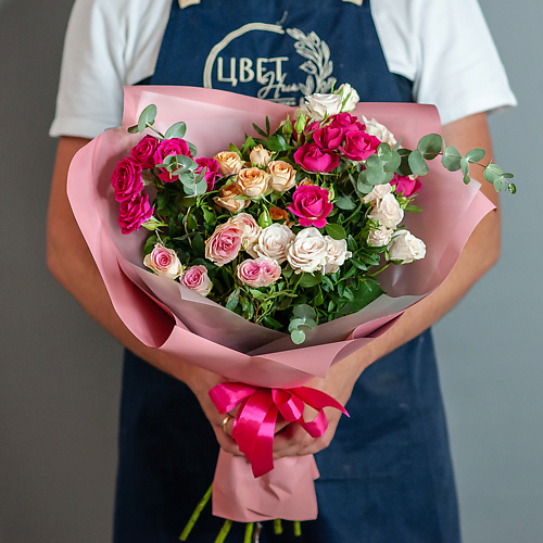 

ЦВЕТНИК ЦВЕТЫ И ПОДАРКИ Розовый микс кустовой розы с эвкалиптом, Розовый микс кустовой розы с эвкалиптом