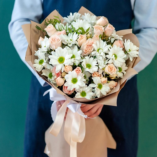 ЦВЕТНИК ЦВЕТЫ И ПОДАРКИ Букет с кустовой розой и хризантемой