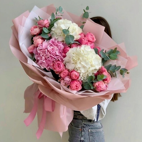 

DIVAFLORA СЕТЬ МАГАЗИНОВ СТИЛЬНЫХ БУКЕТОВ Розы с гортензией букет «Французский десерт», Розы с гортензией букет «Французский десерт»