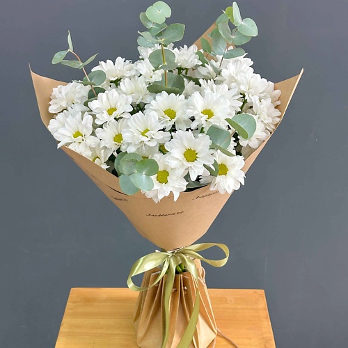 ЛАЙФБУКЕТ Букет из хризантем и эвкалипта 