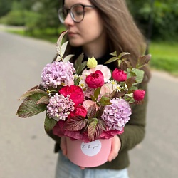 Нежные гортензии с пионовидными розами
