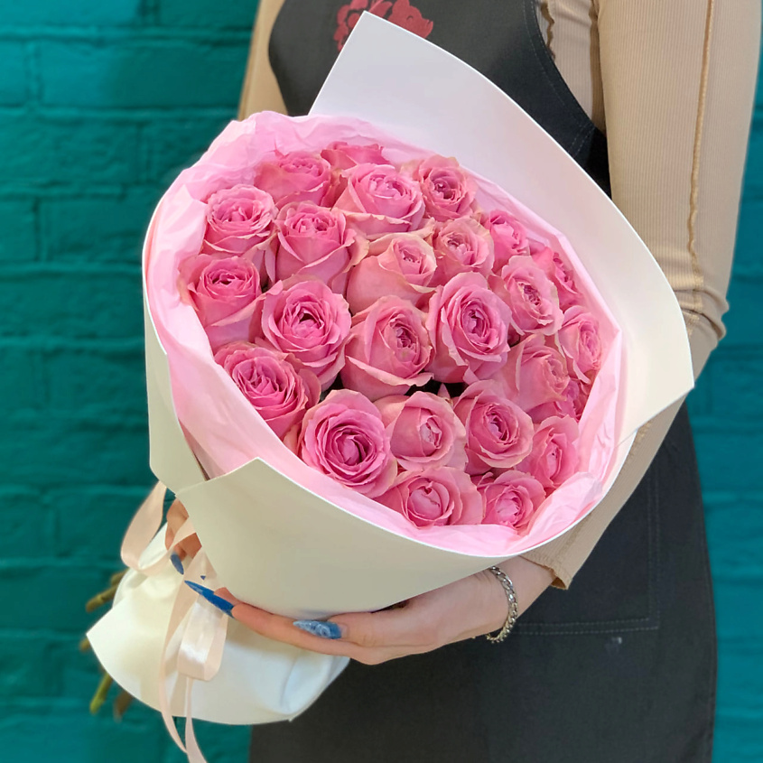 Изображение товара Букет из 25 розовых роз от Цветы Мишки