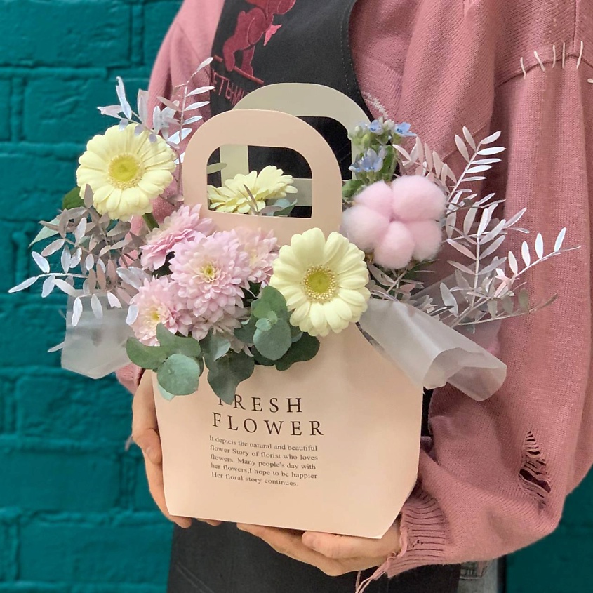 Изображение товара ЦВЕТЫ МИШКИ Композиция из герберы и хлопка, 1 шт.