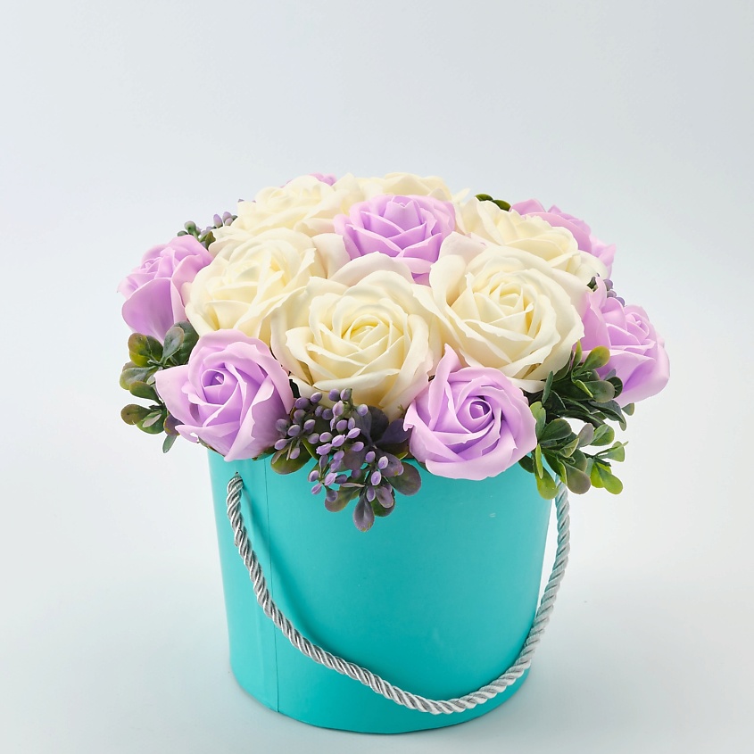 Изображение товара Мыло ручной работы Цветочная композиция из 13 роз 250 г - оригинальный подарок