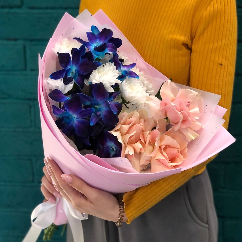 Изображение товара Букет из орхидеи дендробиума и хризантемы от Цветы Мишки 1 шт. - свежие цветы для подарка