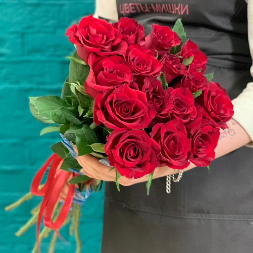 Изображение товара Букет из 15 красных роз Цветы Мишки - свежие живые цветы для подарка