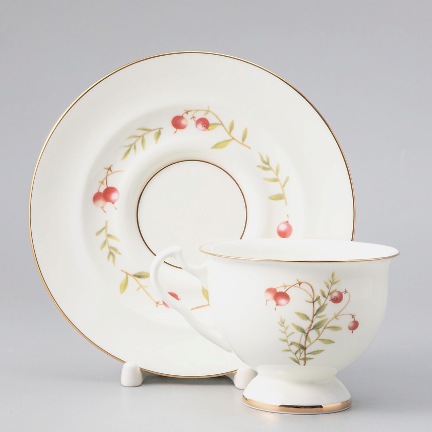 Изображение товара Императорский фарфоровый набор чайная чашка с блюдцем Брусника Клюква 2019