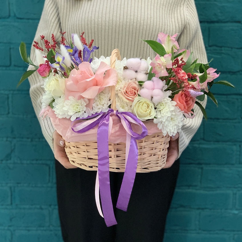 Изображение товара ЦВЕТЫ МИШКИ Корзина (композиция) из хризантемы и розы, 1 шт.