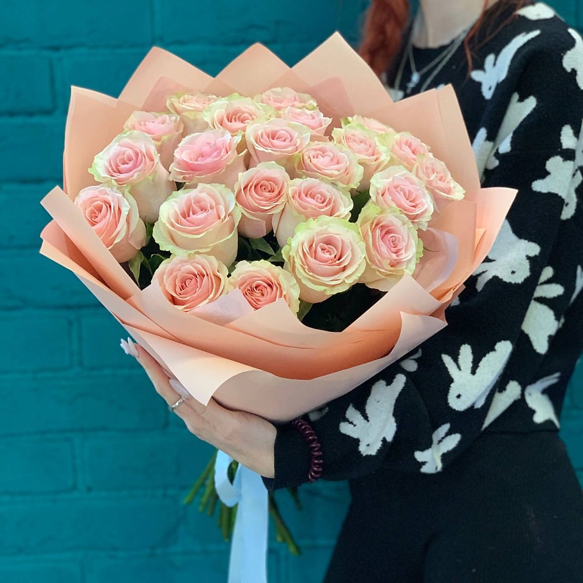 Изображение товара Букет из 21 розовой розы Цветы Мишки для подарка и праздника