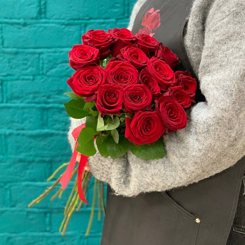 Изображение товара ЦВЕТЫ МИШКИ Букет из 15 красных роз, 1 шт.