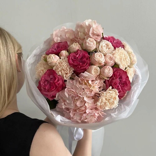 

МНОГО ЦВЕТОВ ЦВЕТОЧНЫЙ МАГАЗИН Сборный букет из гортензии, кустовых роз, пионовидных роз и диантусов, Сборный букет из гортензии, кустовых роз, пионовидных роз и диантусов