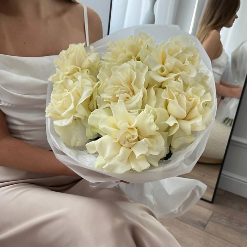 

МНОГО ЦВЕТОВ ЦВЕТОЧНЫЙ МАГАЗИН Монобукет из белых французских роз, Монобукет из белых французских роз