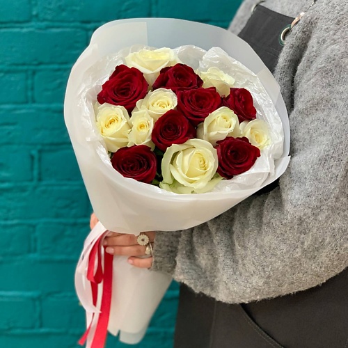

ЦВЕТЫ МИШКИ Букет из 15 роз, Букет из 15 роз