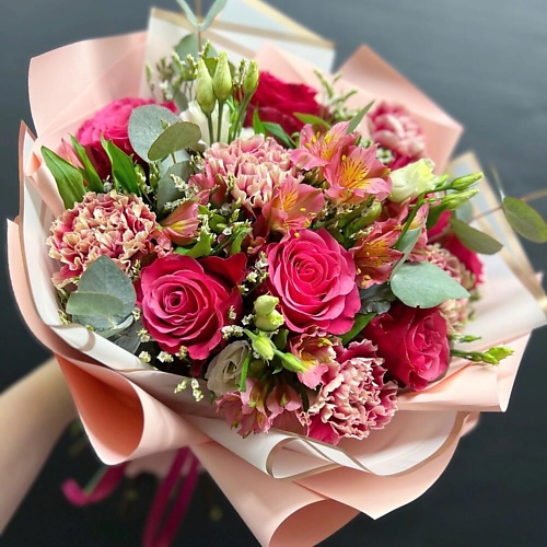 

FLOWERTVER Букет С розами и диантусом, Букет С розами и диантусом