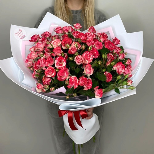 

FLEUR DE FEE ЦВЕТОЧНАЯ ФЕЯ Букет из кустовых роз Файерфокс 11 веток в белом оформлении, Букет из кустовых роз Файерфокс 11 веток в белом оформлении