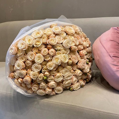 

МНОГО ЦВЕТОВ ЦВЕТОЧНЫЙ МАГАЗИН Букет из 51 кустовой розы, Букет из 51 кустовой розы