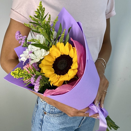 

ЛЭТУАЛЬ FLOWERS Букет из подсолнуха, хризантемы, диантуса и солидаго "Легенды осени", Букет из подсолнуха, хризантемы, диантуса и солидаго "Легенды осени"