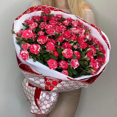 

FLEUR DE FEE ЦВЕТОЧНАЯ ФЕЯ Букет из кустовых роз Файерфокс 11 веток в красно- белом оформлении, Букет из кустовых роз Файерфокс 11 веток в красно- белом оформлении