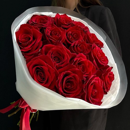 ДАМА ФЕЯ Классика из 15 бордовых роз Эквадор