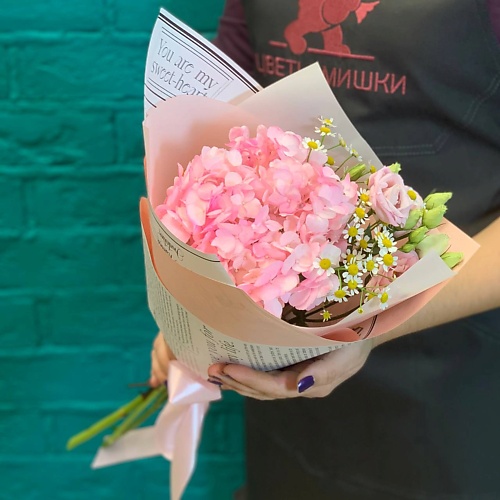 

ЦВЕТЫ МИШКИ Букет из гортензии и гвоздики, Букет из гортензии и гвоздики