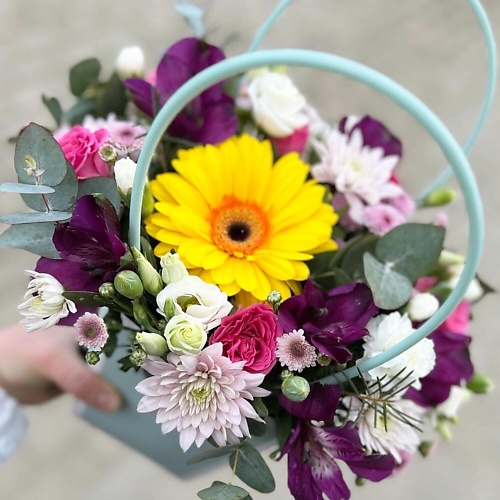 

FLOWERTVER Композиция в сумочке, Композиция в сумочке