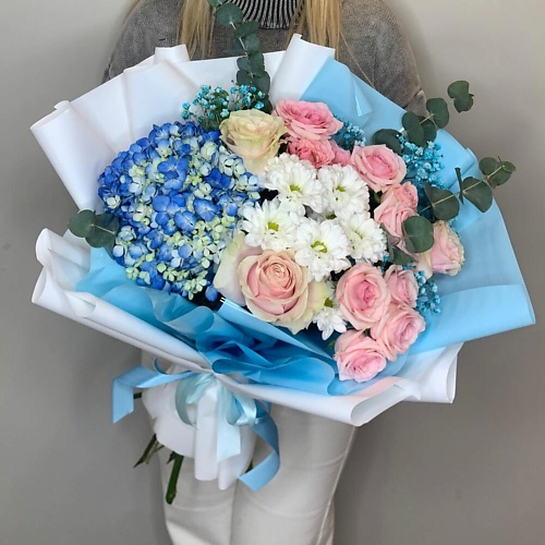 

FLEUR DE FEE ЦВЕТОЧНАЯ ФЕЯ Букет Нежные чувства (гортензия, розы, хризантема, эвкалипт), Букет Нежные чувства (гортензия, розы, хризантема, эвкалипт)