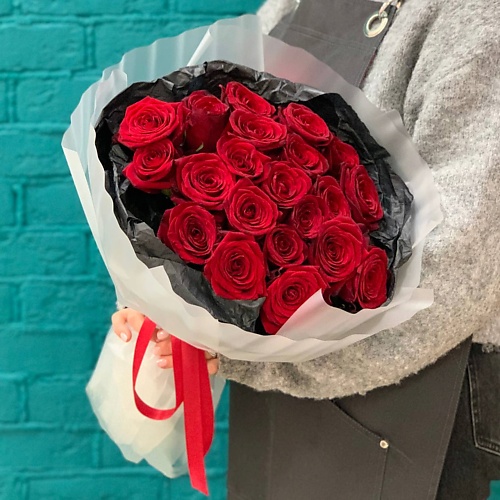 

ЦВЕТЫ МИШКИ Букет из 21 красной розы, Букет из 21 красной розы