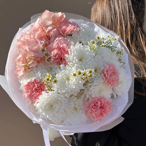 

МНОГО ЦВЕТОВ ЦВЕТОЧНЫЙ МАГАЗИН Сборный букет из кустовых хризантем, диантусов и гортензии, Сборный букет из кустовых хризантем, диантусов и гортензии