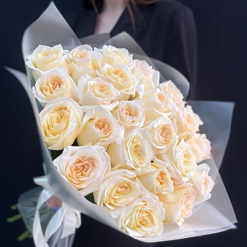 ДАМА ФЕЯ 25 ароматных роз Кандерлайт Эквадор