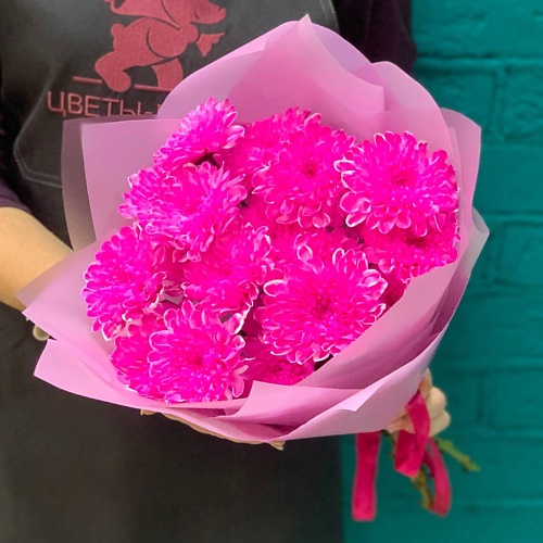 

ЦВЕТЫ МИШКИ Букет из 3 малиновых хризантем, Букет из 3 малиновых хризантем