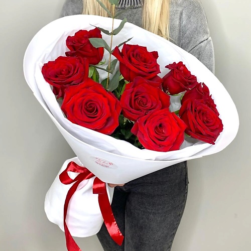 

FLEUR DE FEE ЦВЕТОЧНАЯ ФЕЯ Букет 9 красных роз Эксплорер с эвкалиптом, Букет 9 красных роз Эксплорер с эвкалиптом