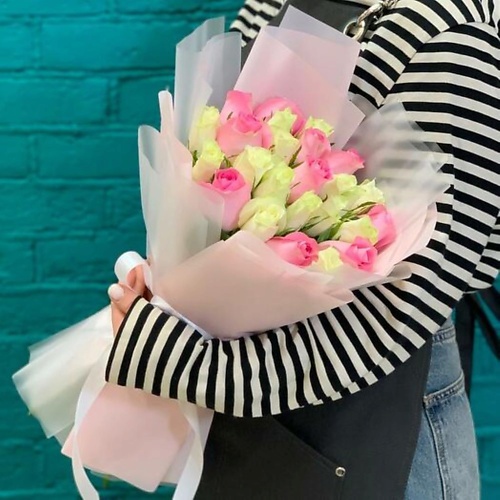 

ЦВЕТЫ МИШКИ Букет из 25 роз, Букет из 25 роз