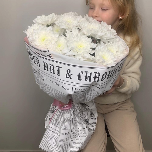 

FLEUR DE FEE ЦВЕТОЧНАЯ ФЕЯ Букет из 5 белых кустовых хризантем Балтика в белом оформлении, Букет из 5 белых кустовых хризантем Балтика в белом оформлении