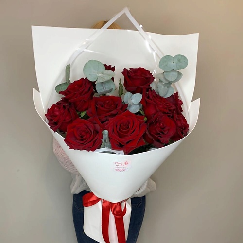 

FLEUR DE FEE ЦВЕТОЧНАЯ ФЕЯ Букет 11 красных роз Эксплорер с эвкалиптом, Букет 11 красных роз Эксплорер с эвкалиптом