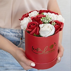 Букет из мыльных цветов (Красный 12*14)