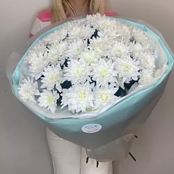 Букет из 7 белых кустовых хризантем Балтика