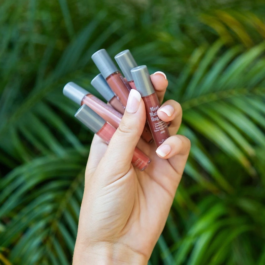 THEBALM Набор из 6 оттенков мини жидких матовых помад Meet Matte Hughes x Ms. Nude York – фото 4