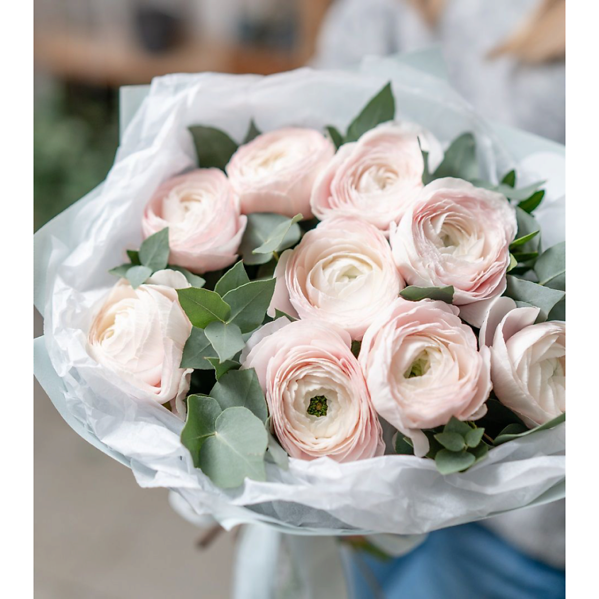 Изображение товара MAMOKA FLOWER STUDIO Букет с бледно-розовыми ранункюлюсами, розовый