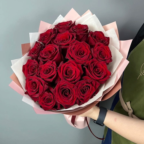 

ШАРЛАНДИЯ ГРИНЛАНДИЯ Букет из 17 красных роз в упаковке, Букет из 17 красных роз в упаковке