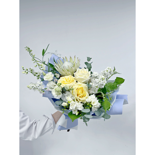 

MAMOKA FLOWER STUDIO Букет с протеей, ароматной розой, маттиолой и эустомой., Букет с протеей, ароматной розой, маттиолой и эустомой.