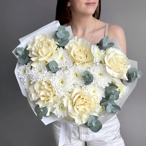 

FLOWERS DE LUXE БУТИК ЦВЕТОВ И ПОДАРКОВ Нежный букет белая французская роза, хризантема и эвкалипт, Нежный букет белая французская роза, хризантема и эвкалипт
