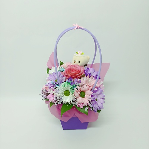 

ЗЕФИРКО Композиция из розы, хризантемы и гипсофилы Цветы в сумочке с игрушкой 3, Композиция из розы, хризантемы и гипсофилы Цветы в сумочке с игрушкой 3