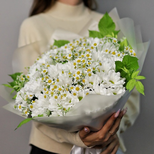 

STUDIO FLORISTIC Букет из кустовых хризантем и матрикарий "Прелести полей", Букет из кустовых хризантем и матрикарий "Прелести полей"