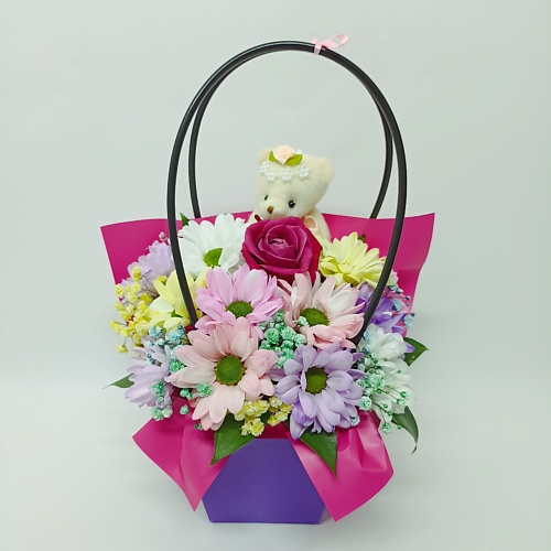 

ЗЕФИРКО Композиция из розы, хризантемы и гипсофилы Цветы в сумочке с игрушкой 4, Композиция из розы, хризантемы и гипсофилы Цветы в сумочке с игрушкой 4