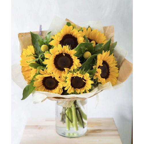 MAMOKA FLOWER STUDIO Букет живых цветов , подсолнухи с краспедией